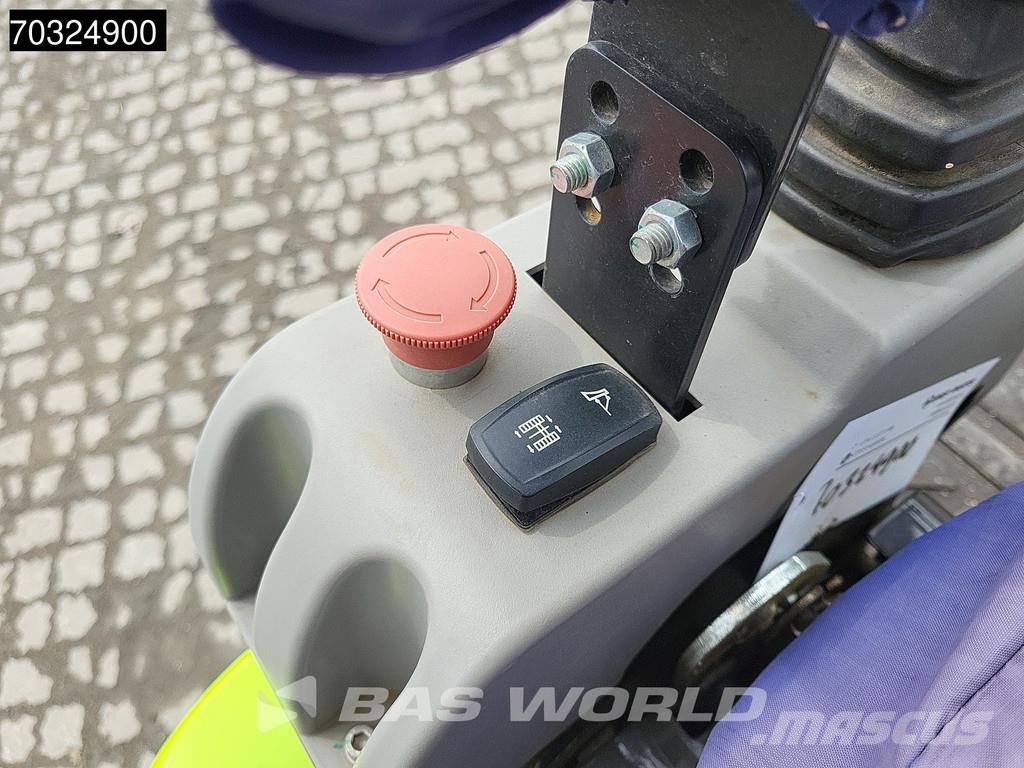 Zoomlion ZE18 GU KUBOTA ENGINE - PIN ON / 3 BUCKETS CE CERT Minigravere <7t
