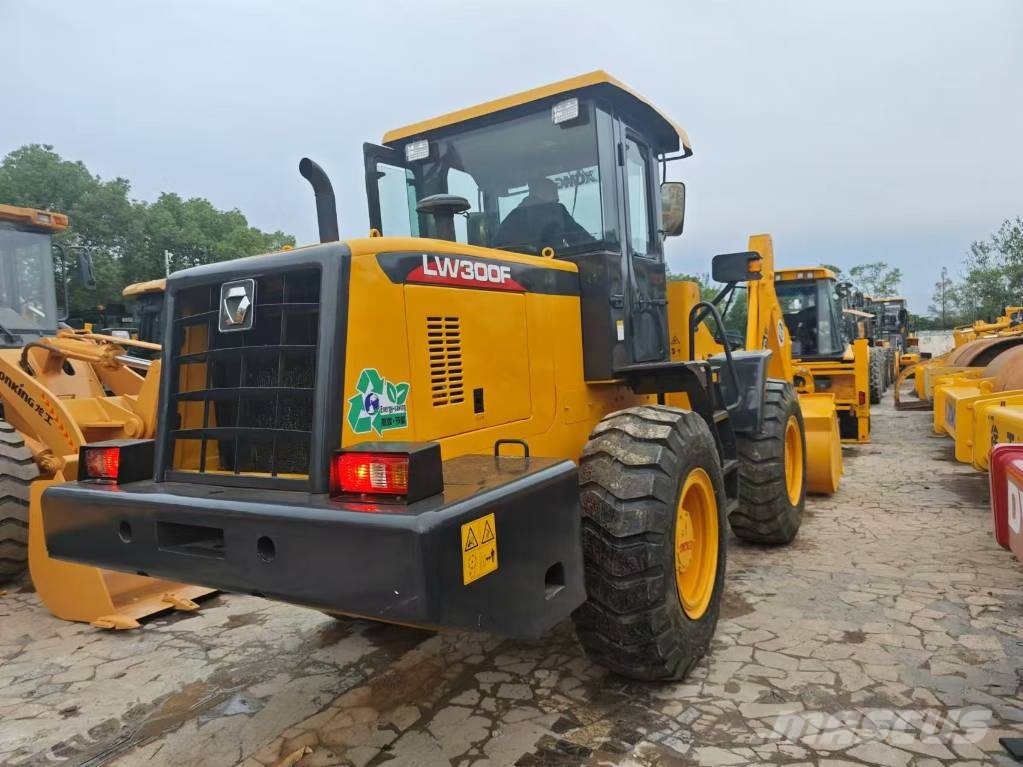 XCMG LW 300 KN Колесни товарачи