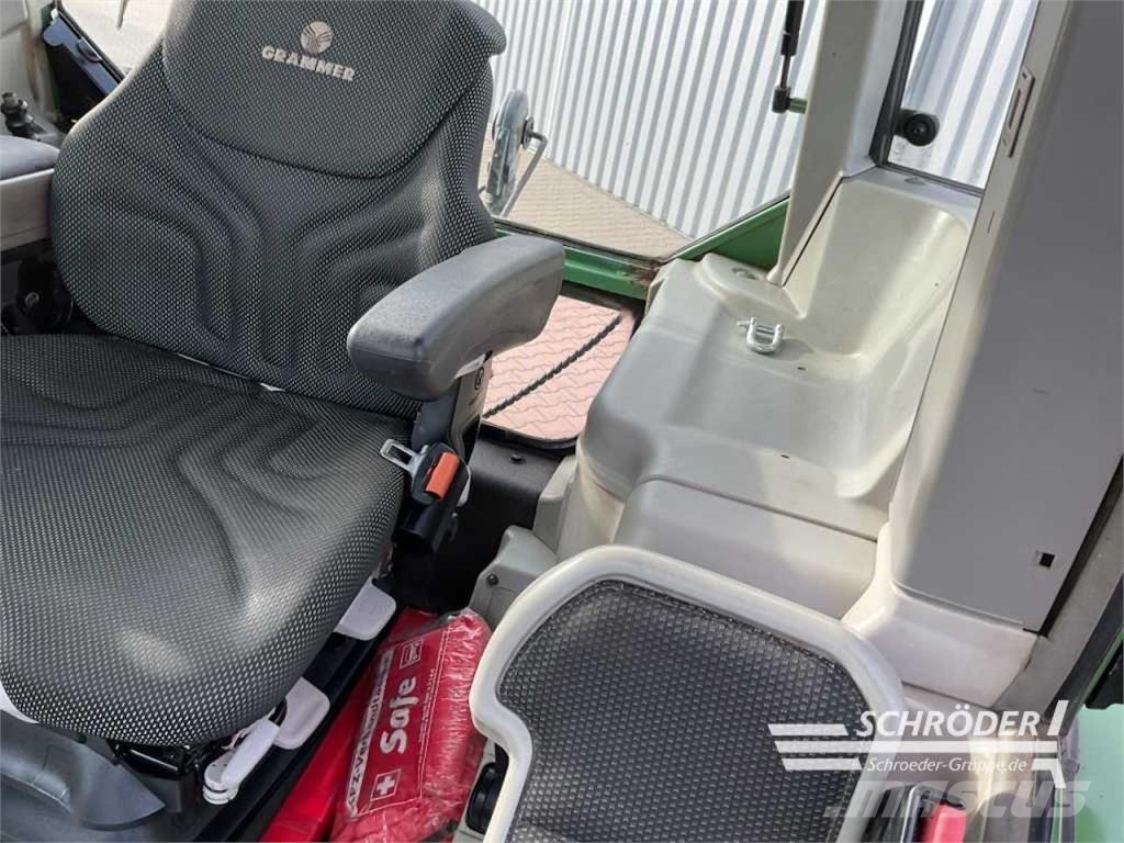 Fendt 820 VARIO TMS Трактори