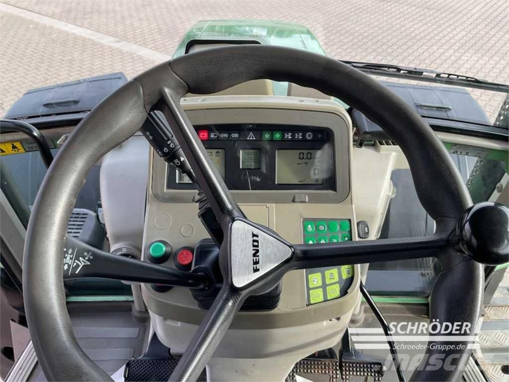 Fendt 820 VARIO TMS Трактори