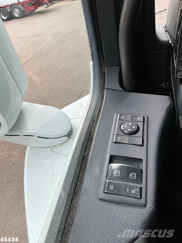 Mercedes-Benz Arocs 3251 8x4 Euro 6 Retarder HMF 85 Tonmeter laa 全路面起重機/吊車