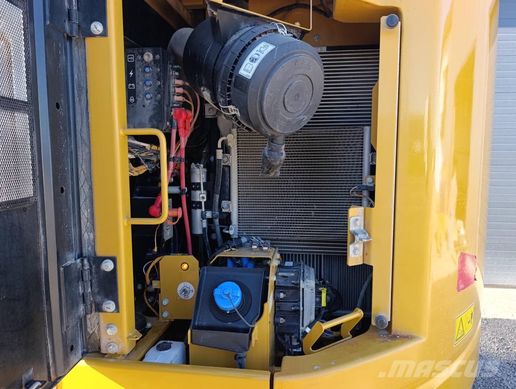 CAT 325 FL CR Lánctalpas kotrók