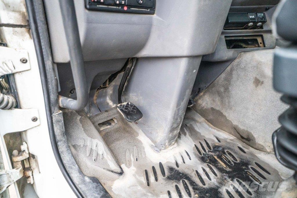 Renault PREMIUM 320+HIAB 112+2EXT Camiones bañeras basculantes o volquetes