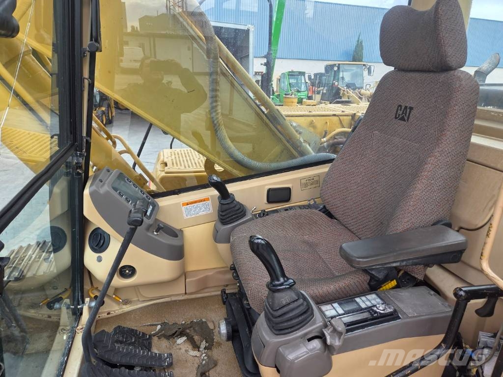 CAT 322 B LN Lánctalpas kotrók