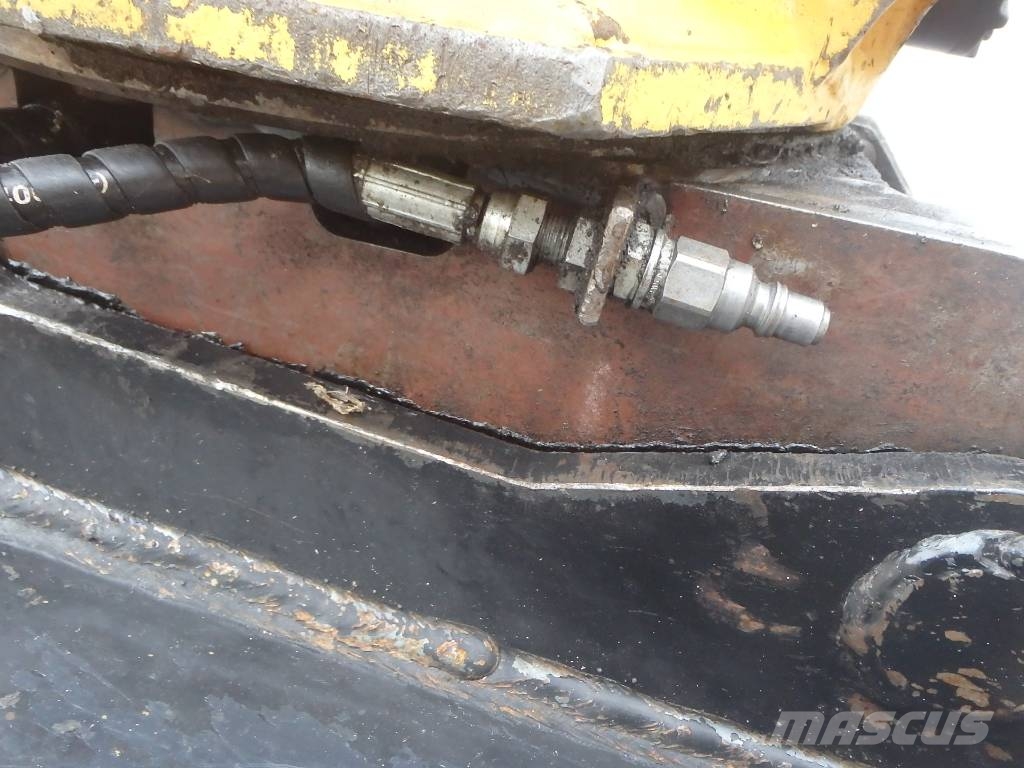 Yanmar SV 100 Engcon حفارات وسط 7 طن - 12 طن