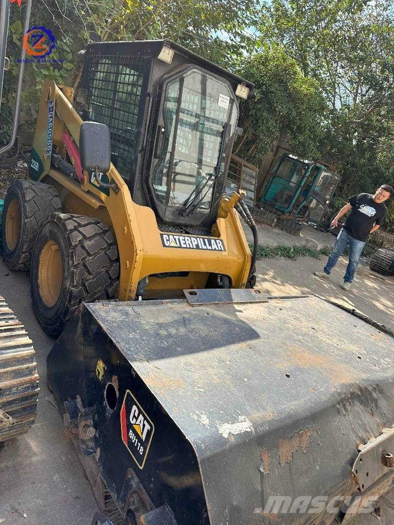 CAT 226 B Skid steer mini utovarivači