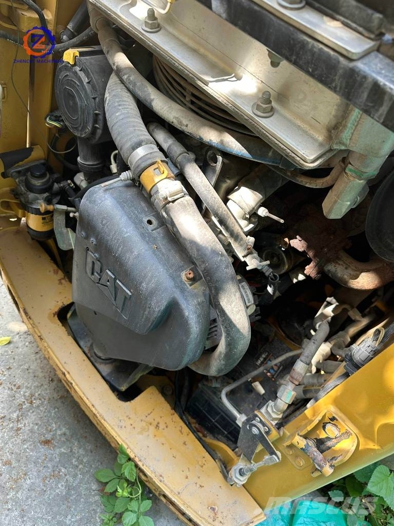 CAT 226 B Skid steer mini utovarivači