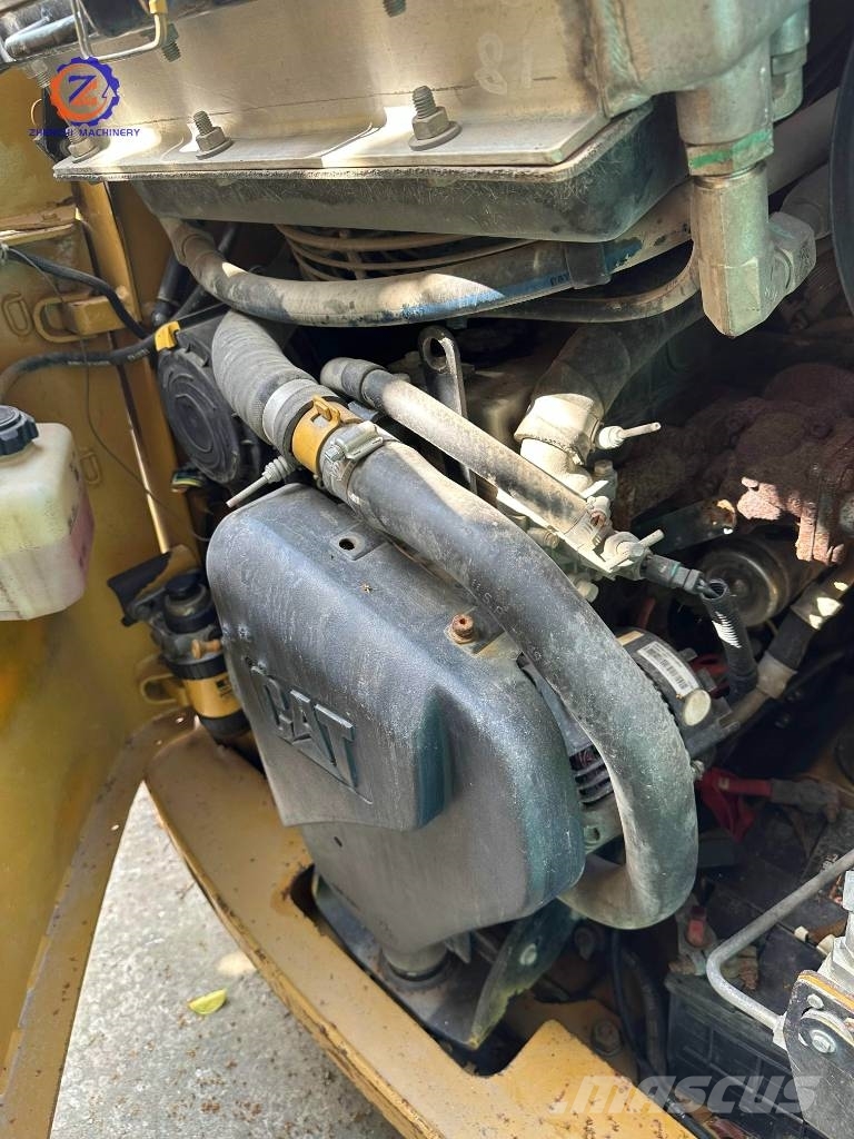 CAT 226 B Skid steer mini utovarivači