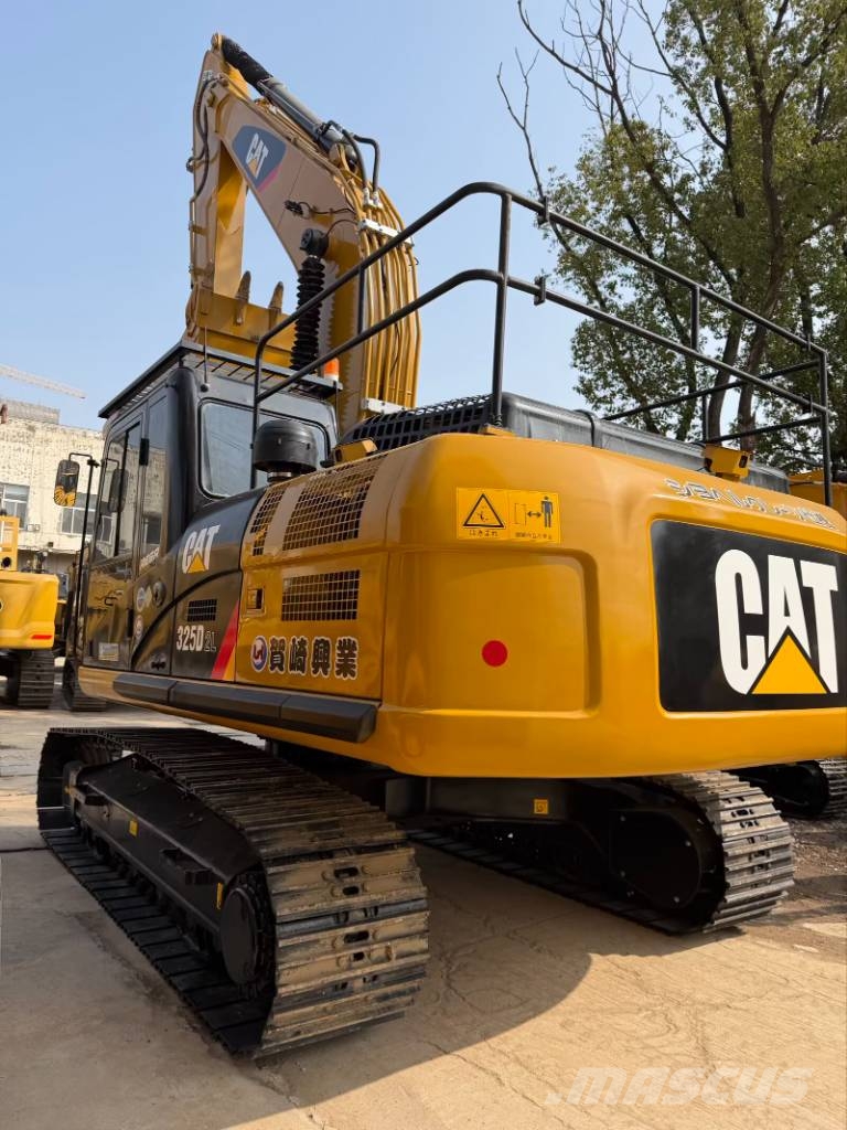 CAT 325D2L 3000 units excavators in stock Bagri goseničarji