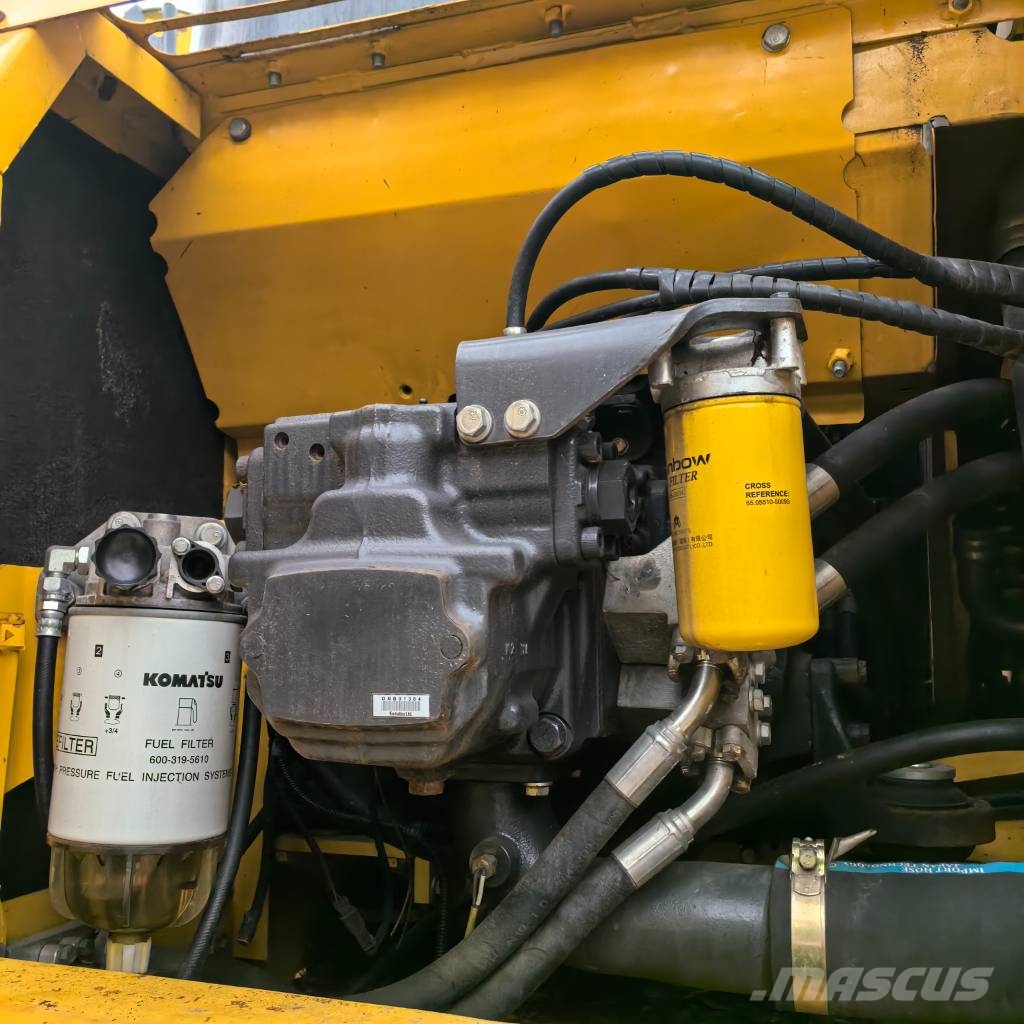 Komatsu PC 220-8 Гусеничні екскаватори