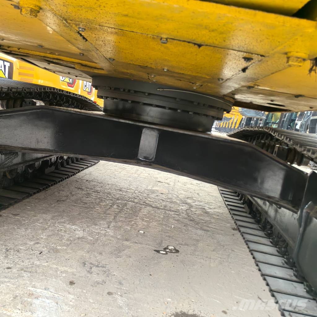 Komatsu PC 220-8 Гусеничні екскаватори