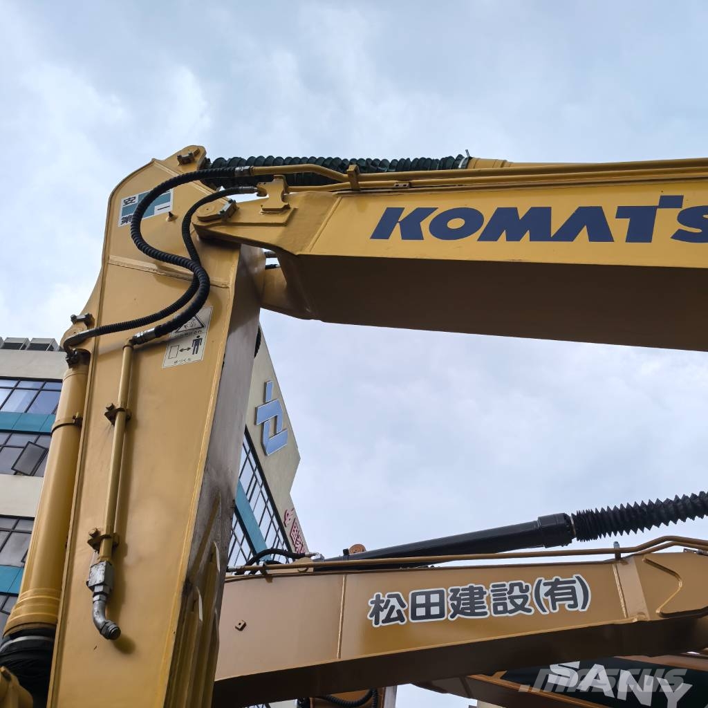 Komatsu PC 220-8 Гусеничні екскаватори