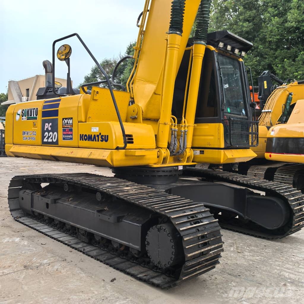 Komatsu PC 220-8 Гусеничні екскаватори
