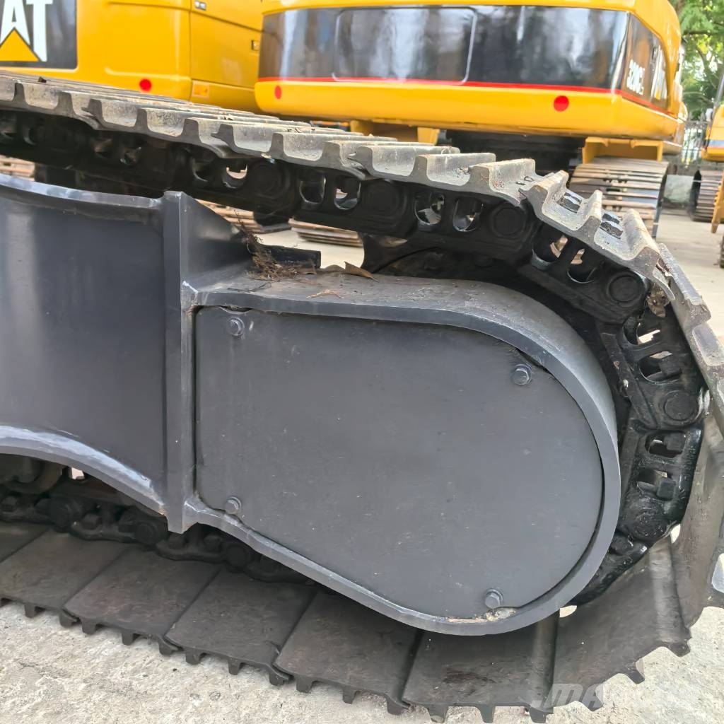 Komatsu PC 220-8 Гусеничні екскаватори