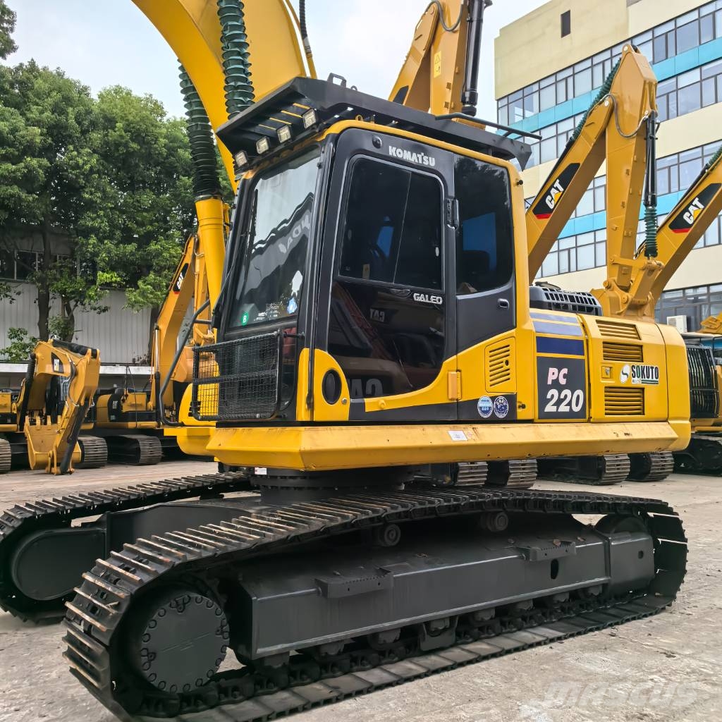 Komatsu PC 220-8 Гусеничні екскаватори