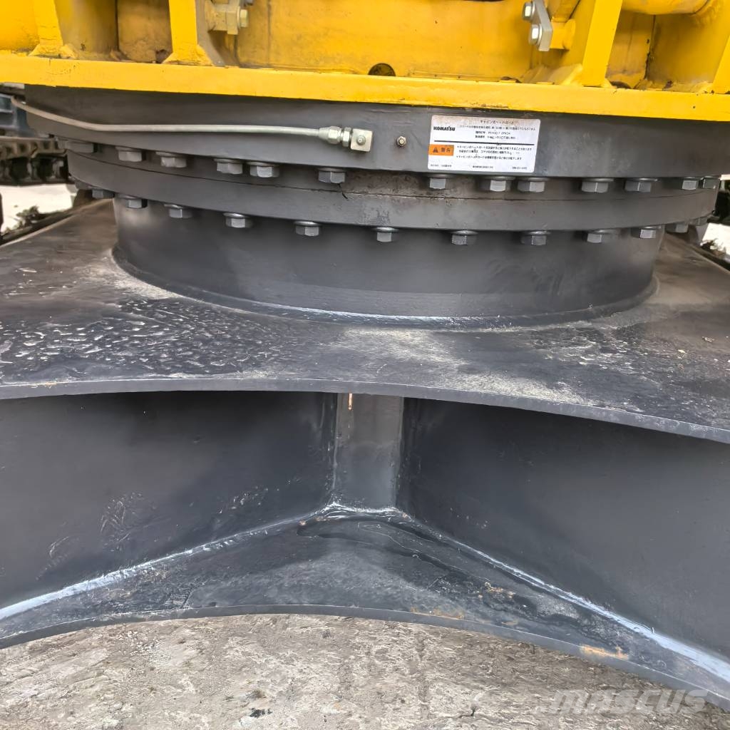 Komatsu PC 220-8 Гусеничні екскаватори