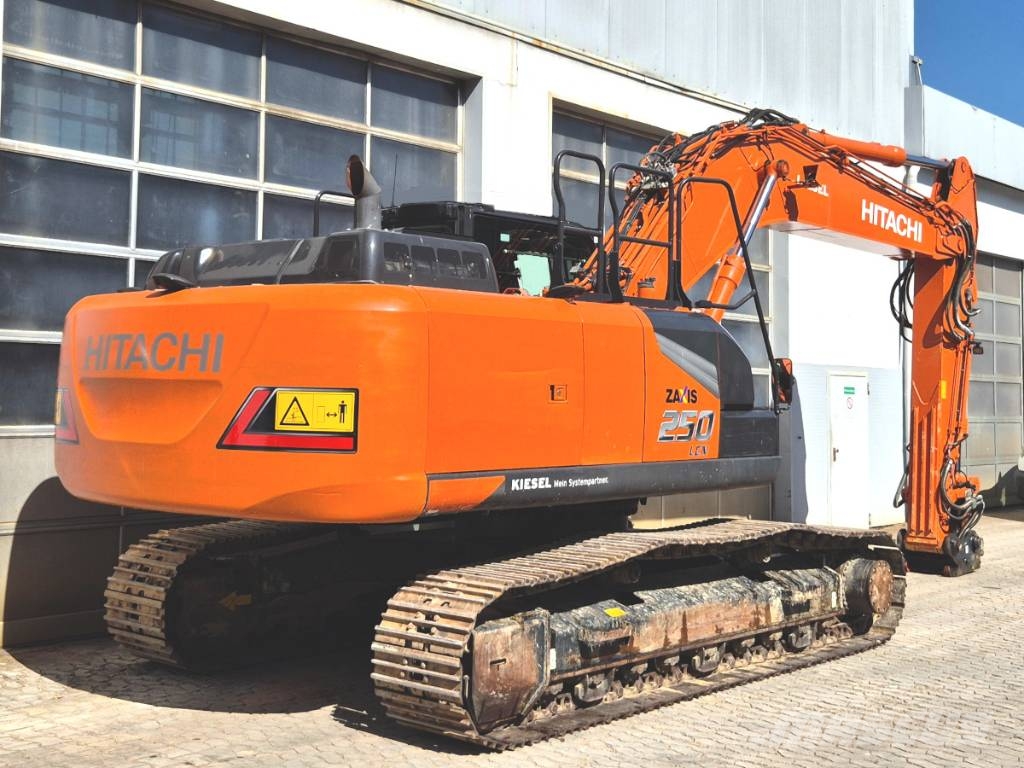 Hitachi ZX 250 LC N-7 Escavatori cingolati