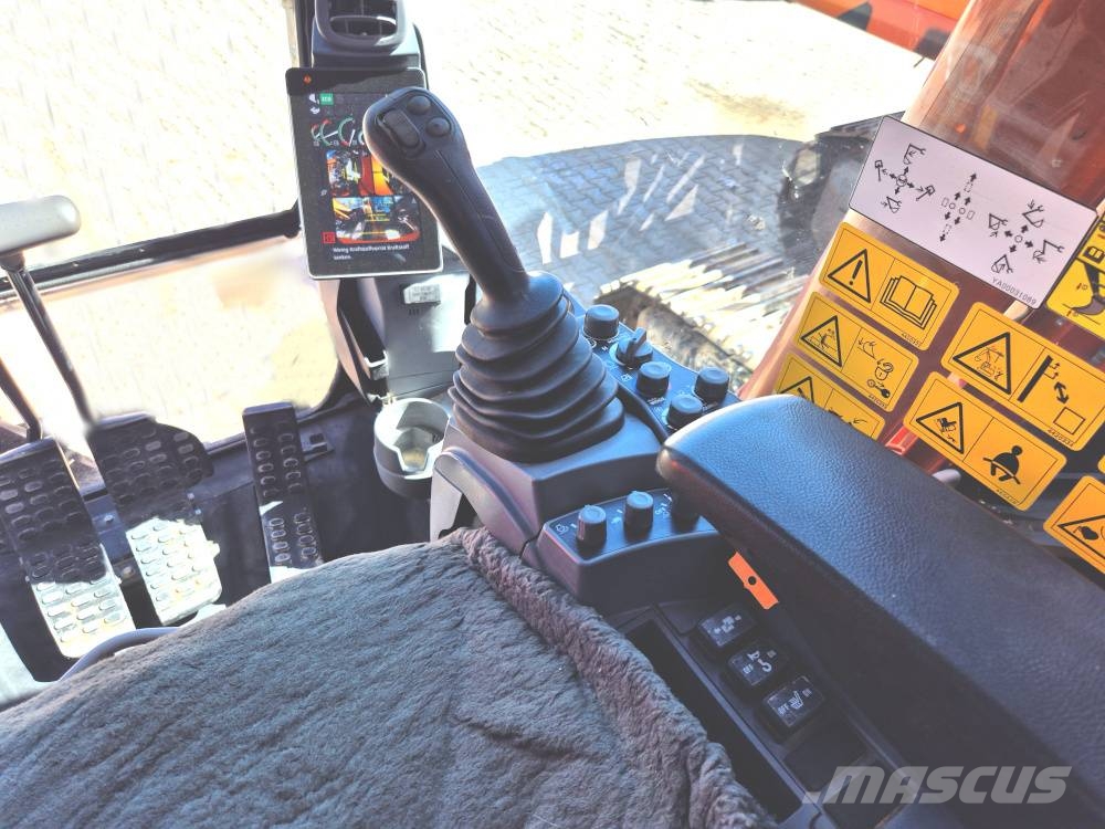 Hitachi ZX 250 LC N-7 Escavatori cingolati