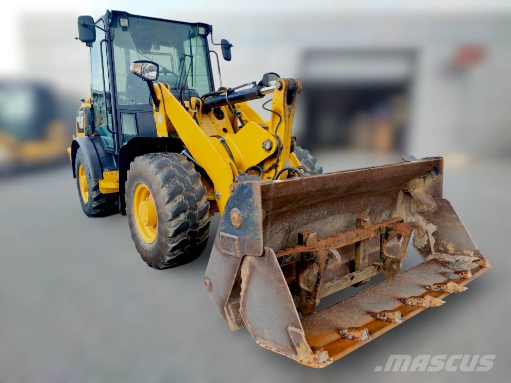 CAT 906M Radlader