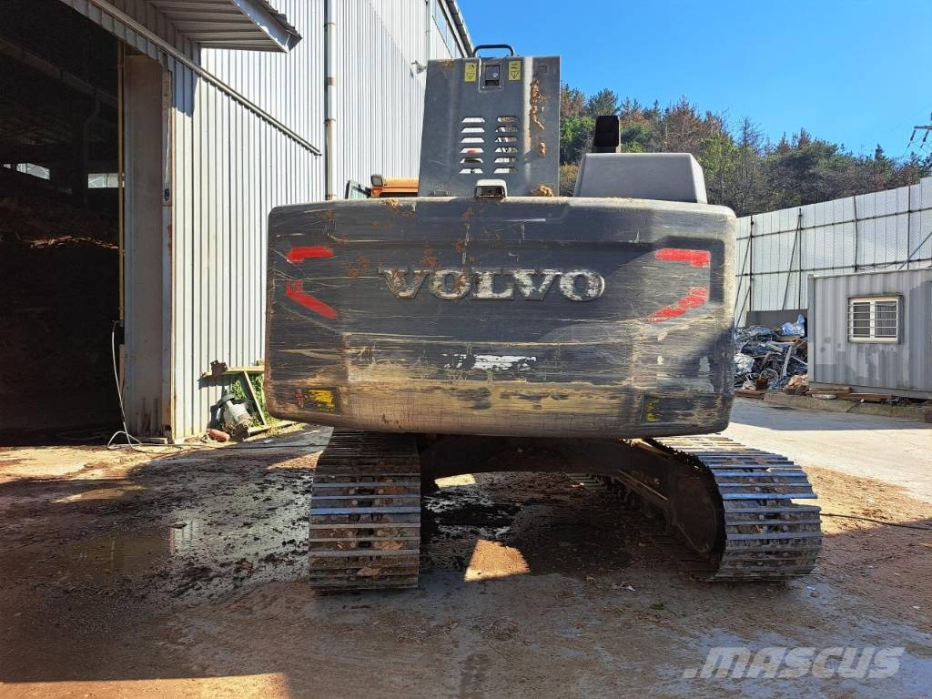 Volvo Penta EC220E 중형굴삭기 7톤-28톤