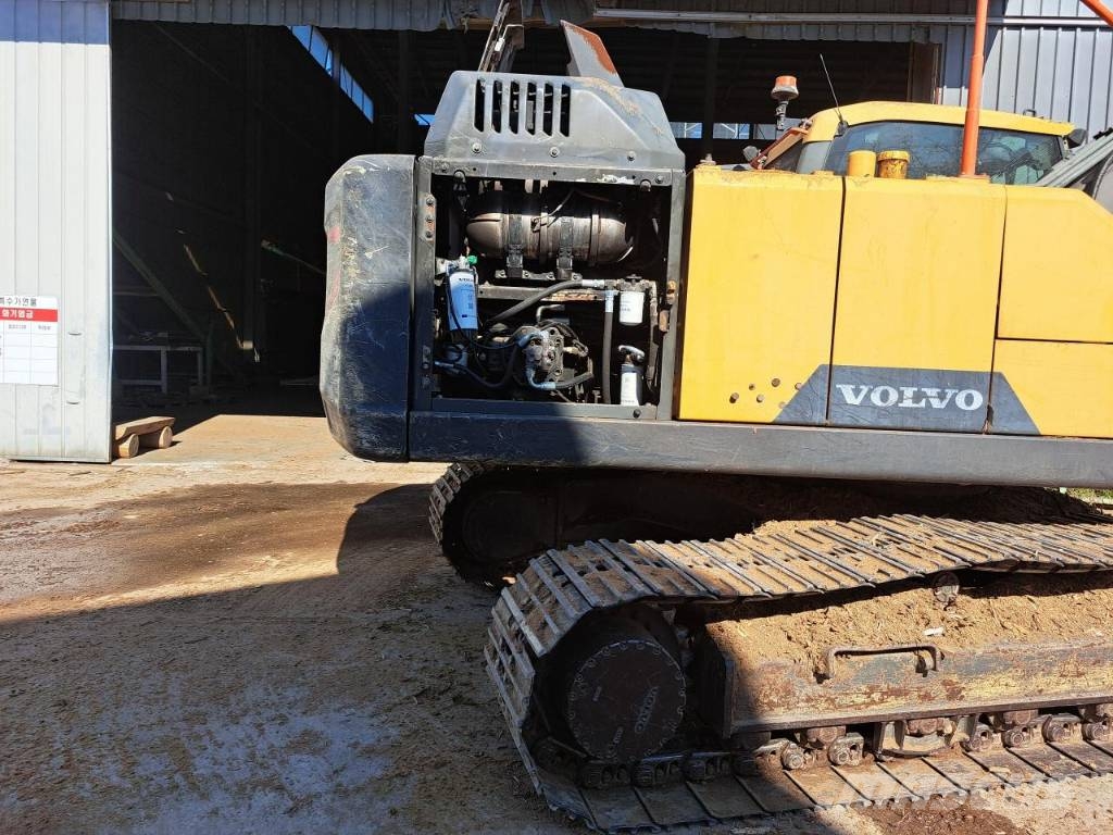 Volvo Penta EC220E 중형굴삭기 7톤-28톤