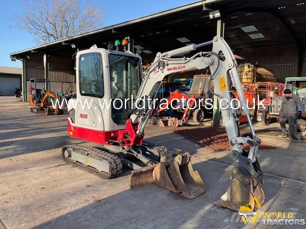 Takeuchi TB 225 Minigravere <7t
