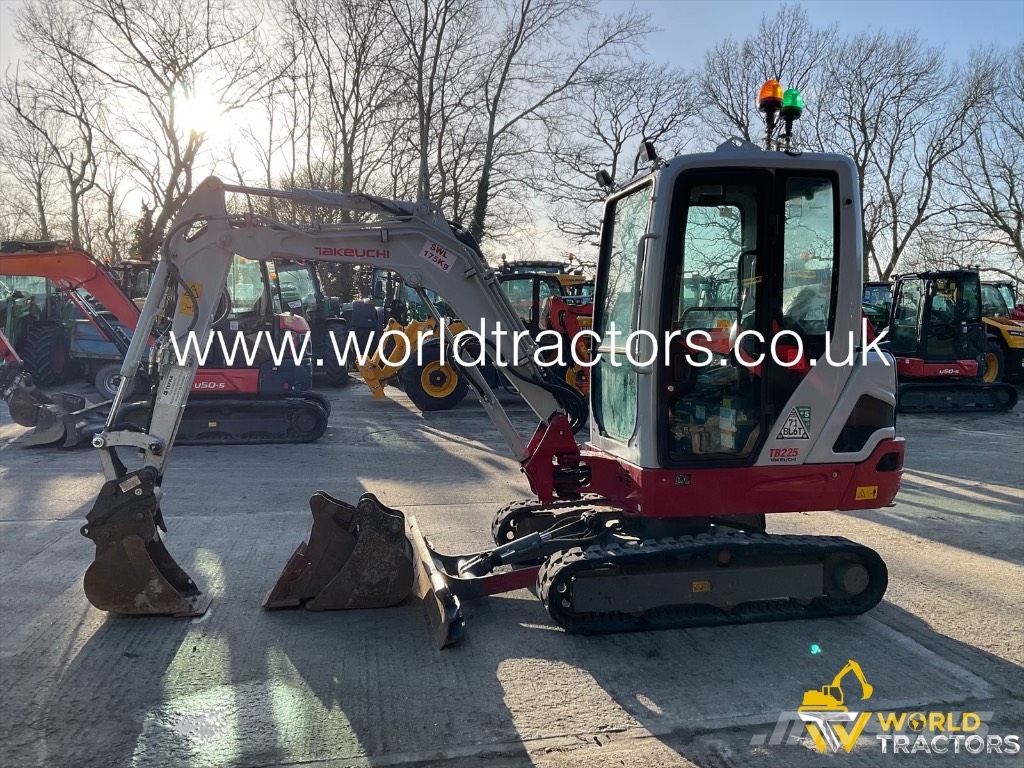 Takeuchi TB 225 Minigravere <7t