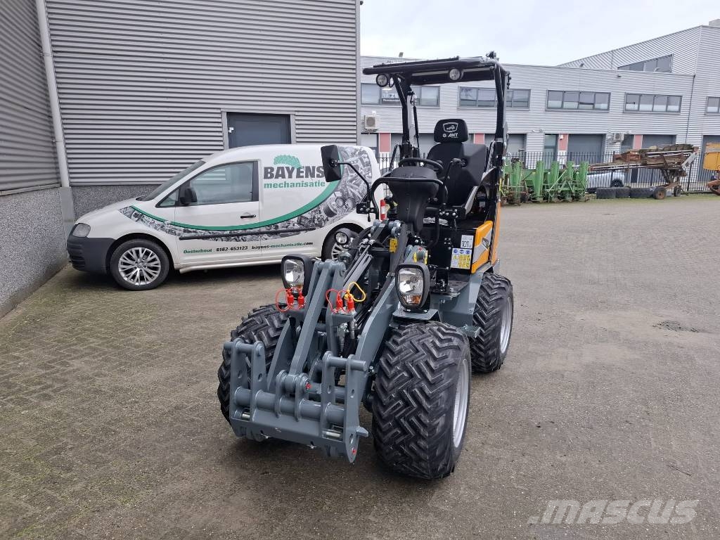 GiANT G1500 L Xtra Mini loaders