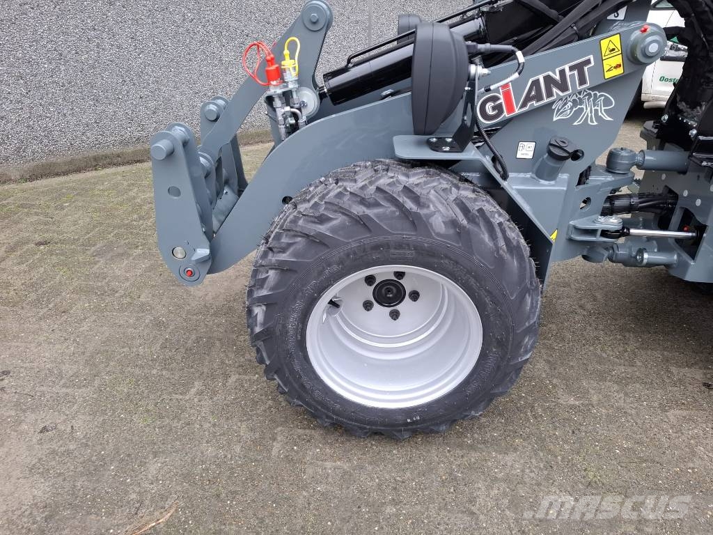 GiANT G1500 L Xtra Mini loaders