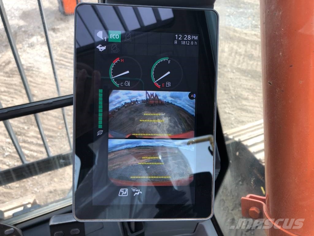 Hitachi ZX 135 US-7 Roomikekskavaatorid