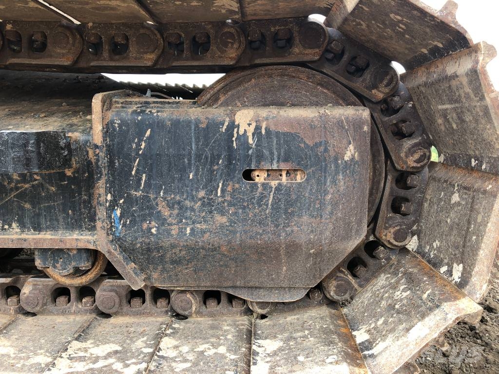 Hitachi ZX 135 US-7 Roomikekskavaatorid
