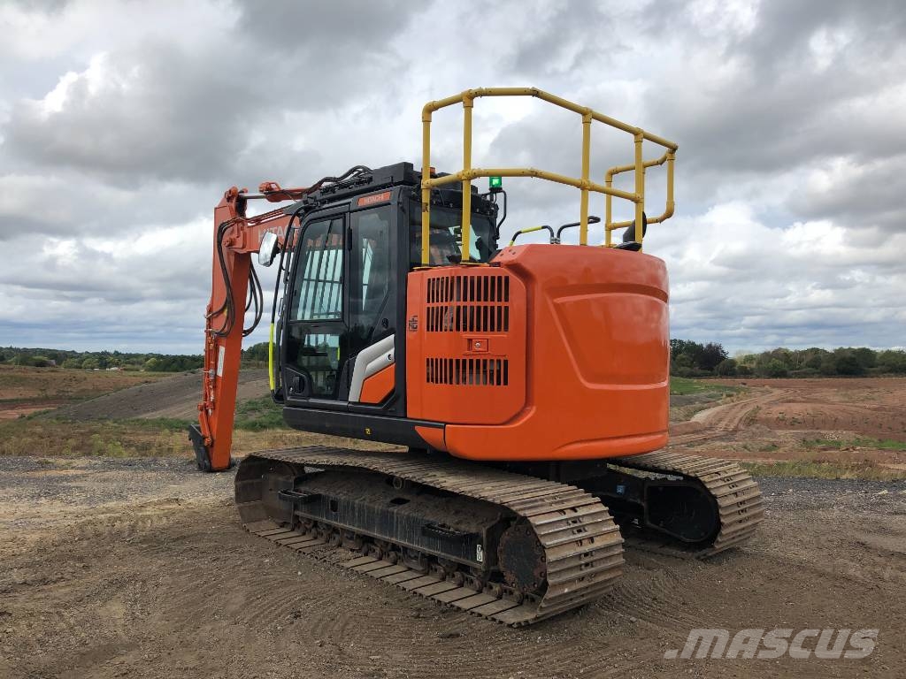 Hitachi ZX 135 US-7 Roomikekskavaatorid