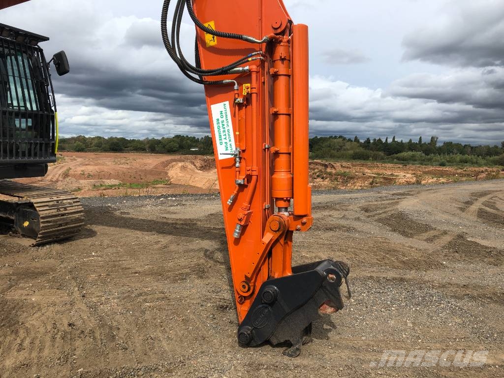 Hitachi ZX 135 US-7 Roomikekskavaatorid