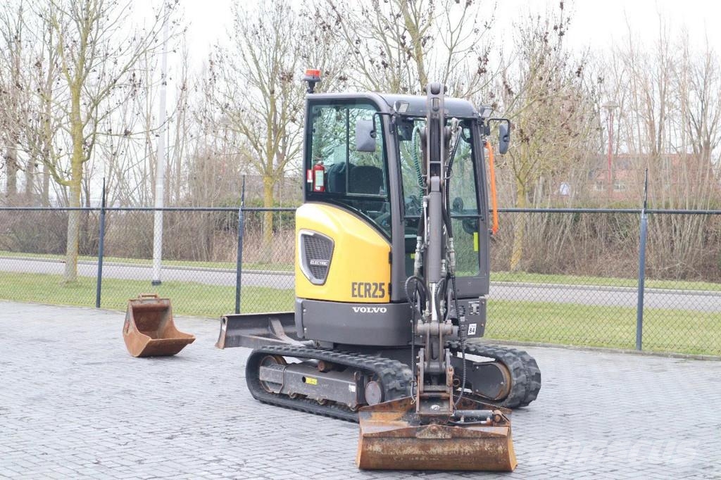 Volvo ECR25 ELECTRIC | JECR25D | TILTBUCKET | BUCKET | L Minigraafmachines < 7t