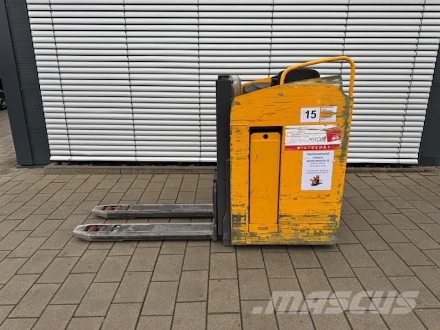 Jungheinrich ESD 220 Stand-in stackers