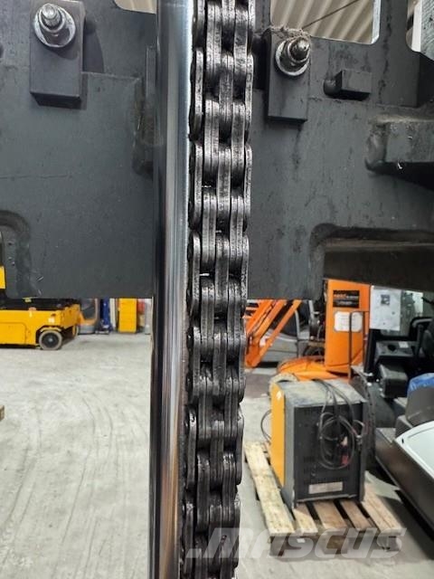 Jungheinrich ESD 220 Stand-in stackers