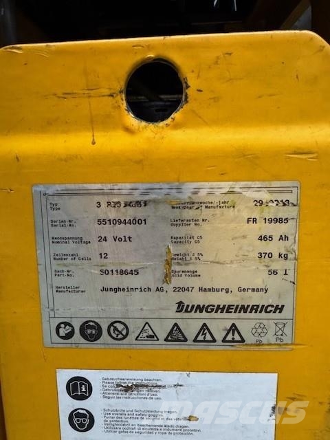 Jungheinrich ESD 220 Stand-in stackers