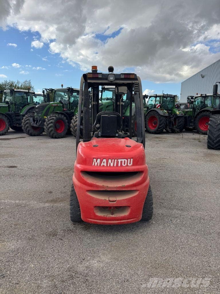 Manitou MI 30D Maatalouskurottajat