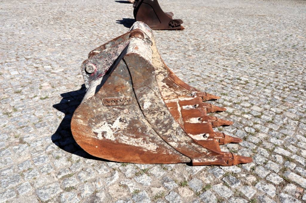 Balde escavação 1200 mm Ø65 Volvo Kašike / Korpe
