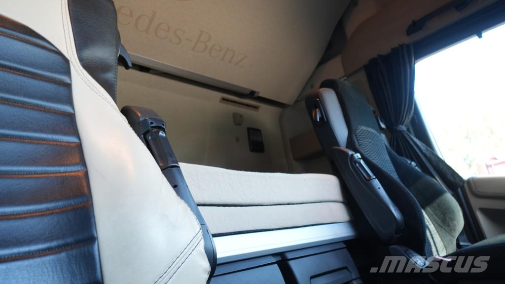Mercedes-Benz Actros 3351 6x4 tractor unit 360.700km Cavalos mecânicos