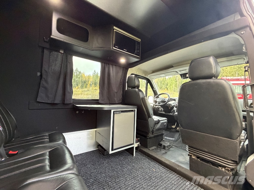 Iveco Daily 35S21 1+4 hlö Dostavna vozila / kombiji