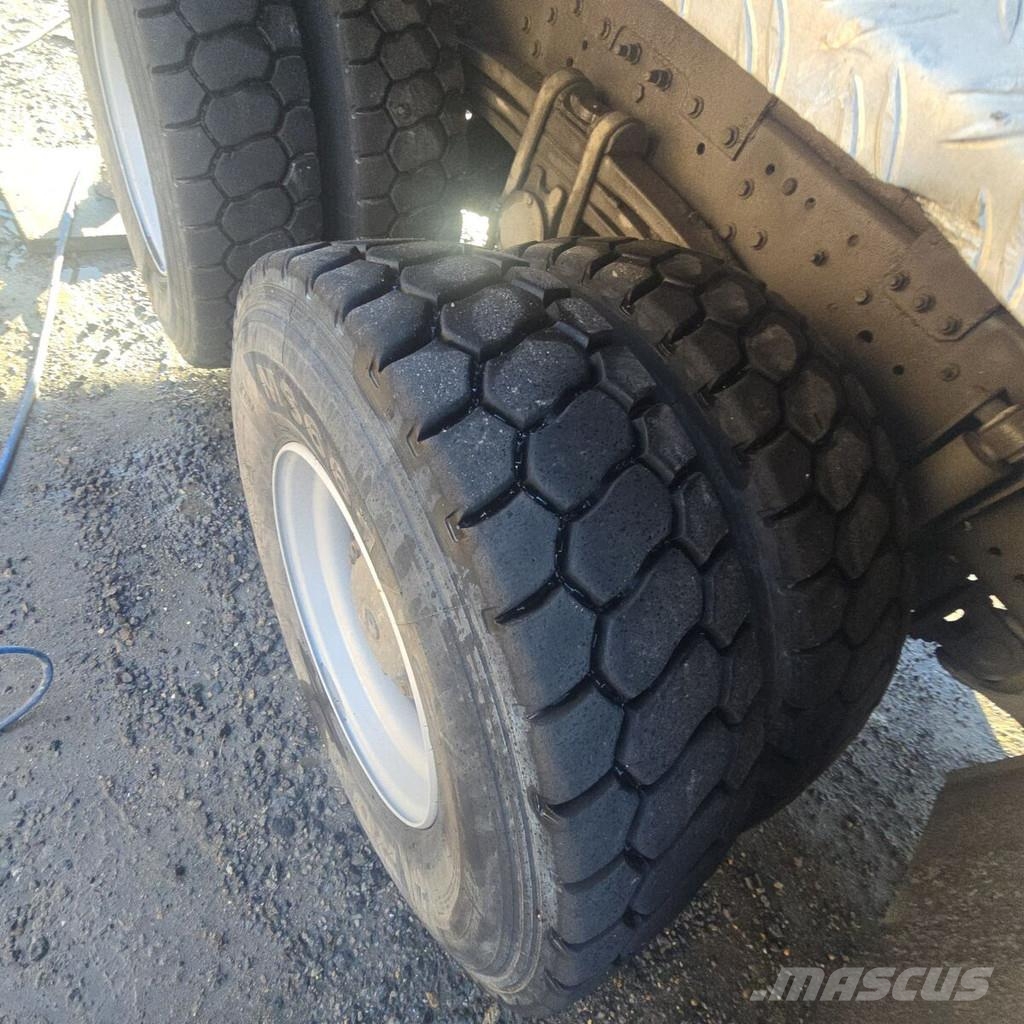 Putzmeister PUMI 24 on Mercedes Actros Betonpumpen