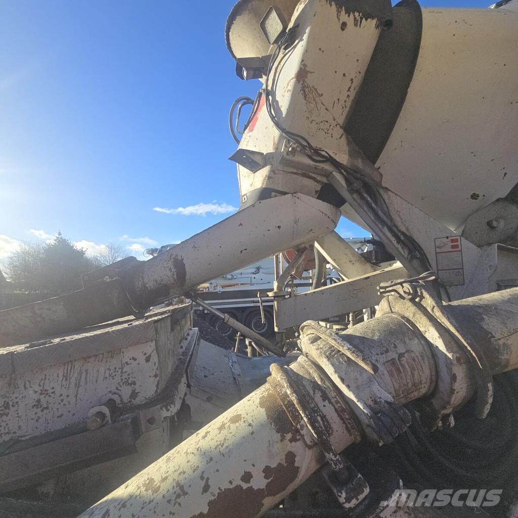 Putzmeister PUMI 24 on Mercedes Actros Betonpumpen