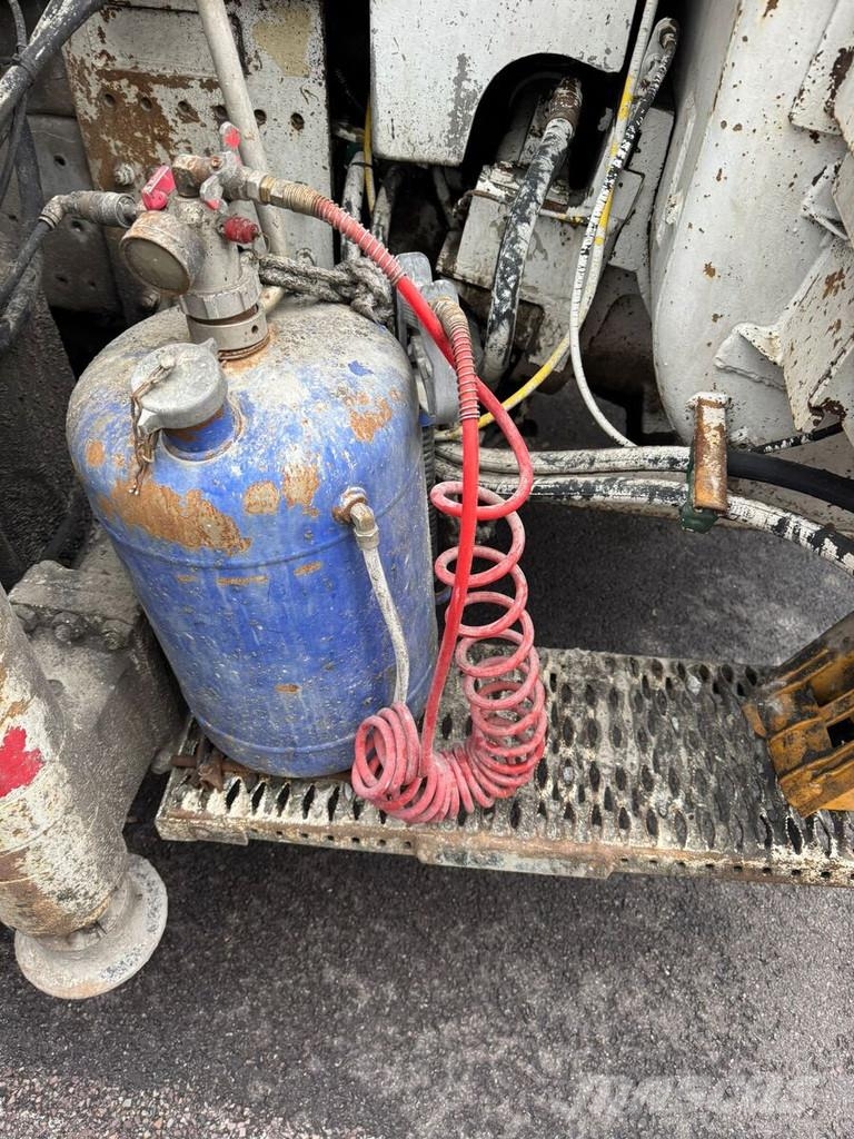 Putzmeister PUMI 24 on Mercedes Actros Betonpumpen