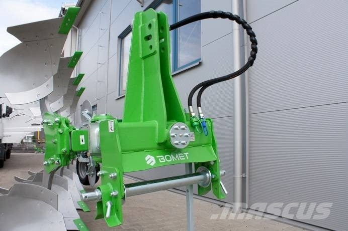 Bomet U064/1 3+1 reversible plough LEO / pług obrotowy Reversible ploughs