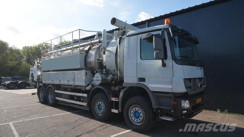 Mercedes-Benz ACTROS 4144 8x4 vacuum truck 246.500km Vaakumautod