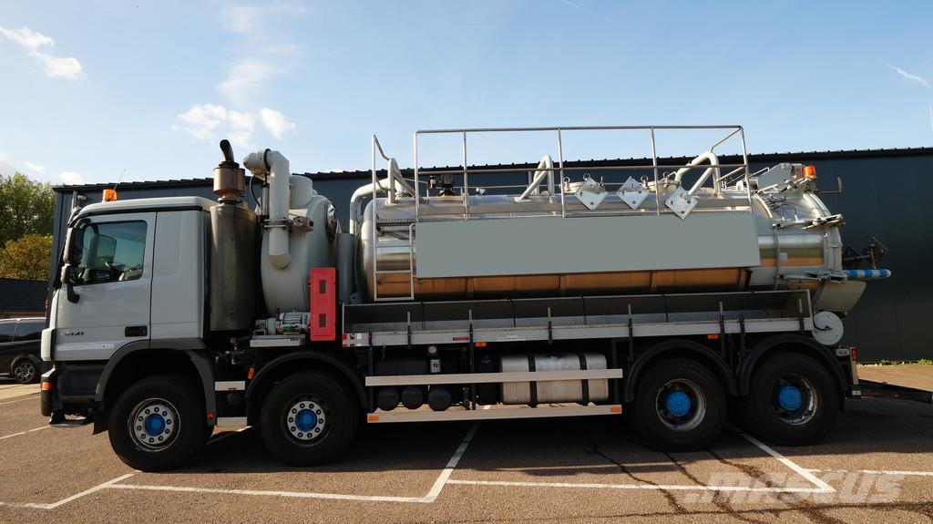 Mercedes-Benz ACTROS 4144 8x4 vacuum truck 246.500km Vaakumautod