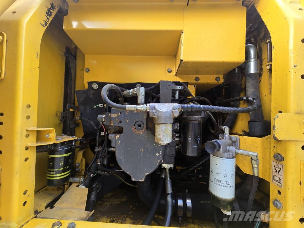 Komatsu PC 210 LC-11 Гусеничні екскаватори