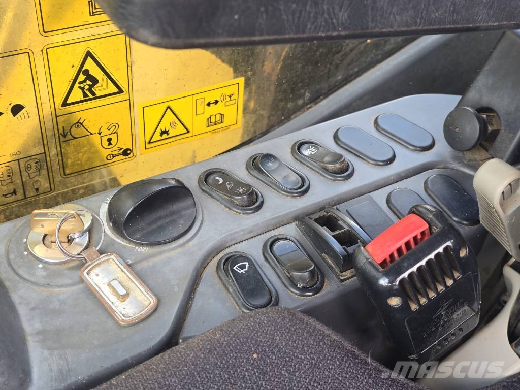 Komatsu PC 210 LC-11 Гусеничні екскаватори