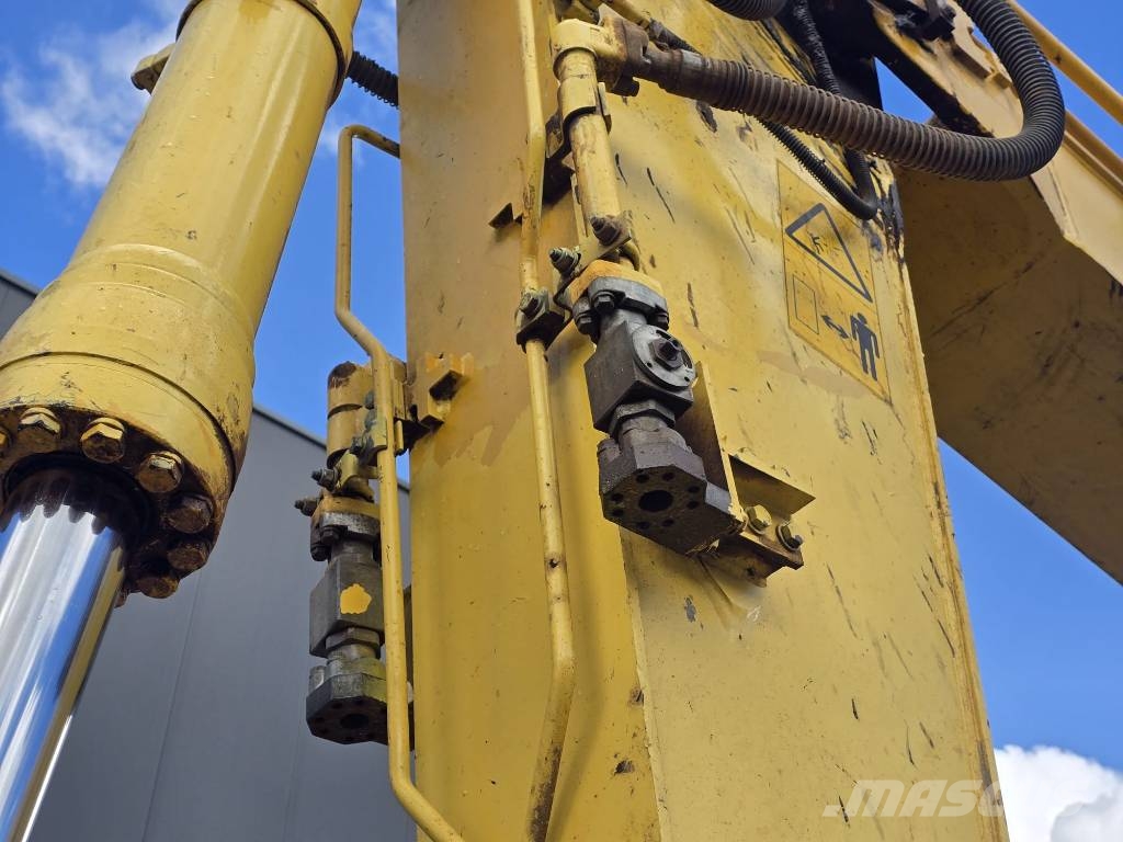 Komatsu PC 210 LC-11 Гусеничні екскаватори